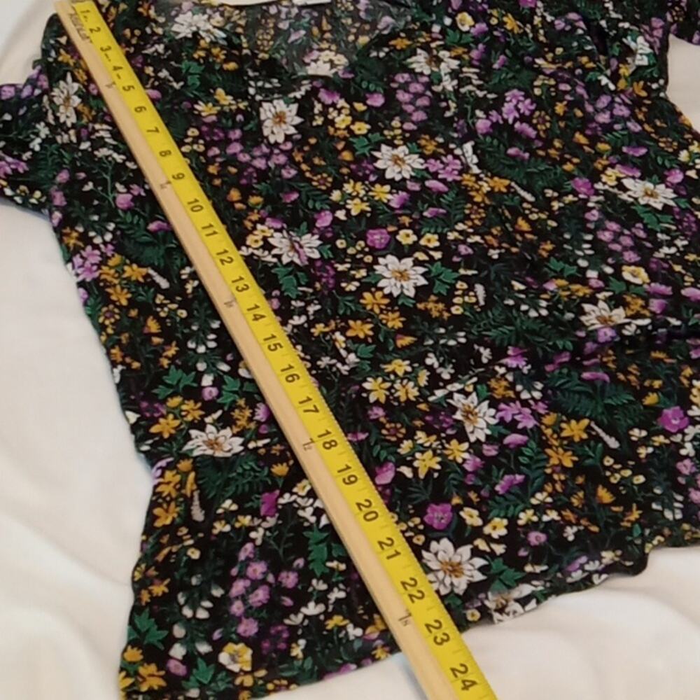 Old Navy women's floral size Medium long sleeve blouse. - Picture 7 of 8